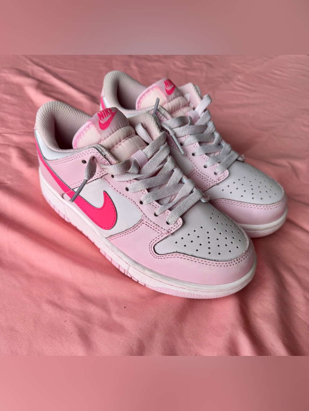 Women’s ✨Nike ‘Triple Pink’ Dunks✨ size 6.5
